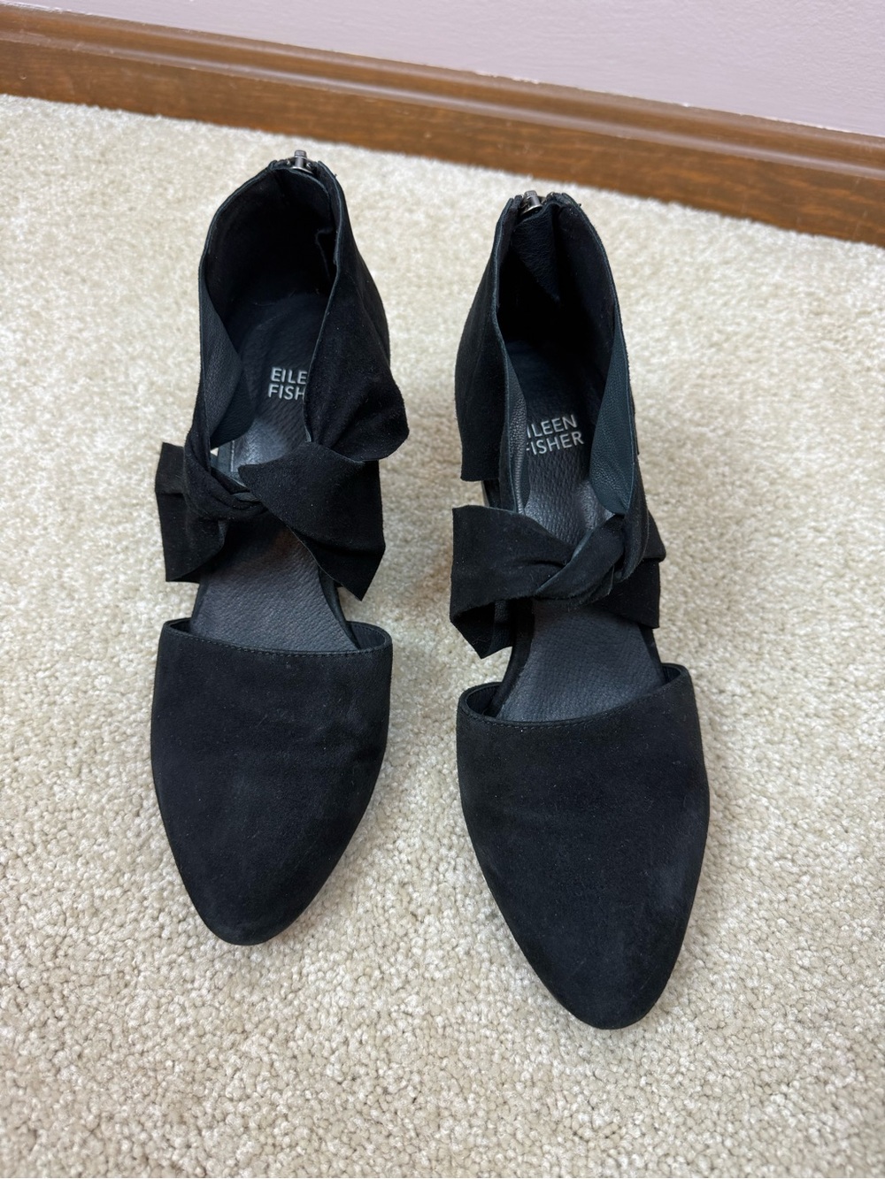 EILEEN FISHER | Mary black Suede Leather Twist Front Pump Heels Size 7